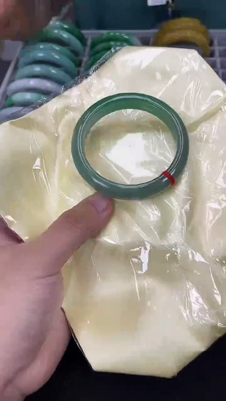 【闪购商品】砖雕h69 湖水绿手镯 圈口53-61