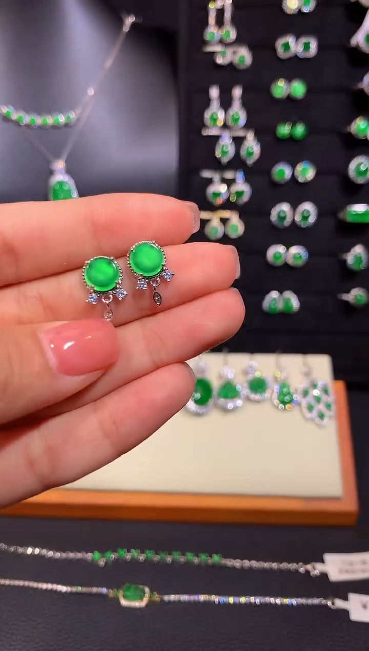 【闪购商品】翡翠银S925镶嵌耳饰多样性