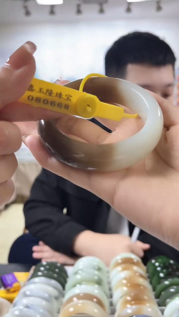 【闪购商品】和田玉手镯未镶嵌57圈口668