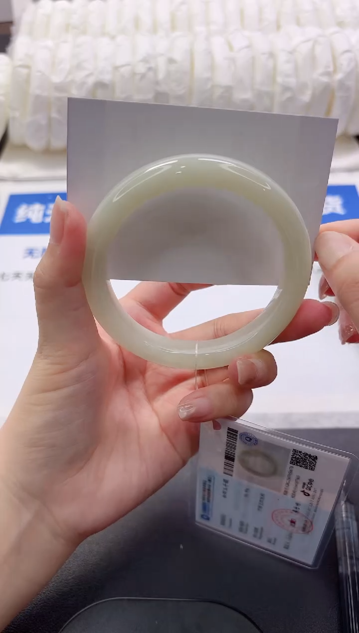 和田玉手镯未镶嵌37-60.4qq