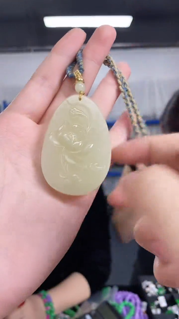 颈饰未镶嵌和田玉闪购链接 多样性发其一颜色微差