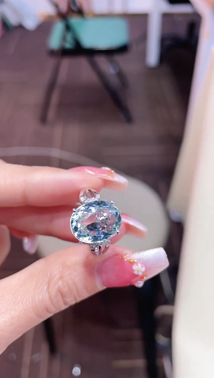 【闪购商品】海蓝宝石戒指18K金镶嵌·