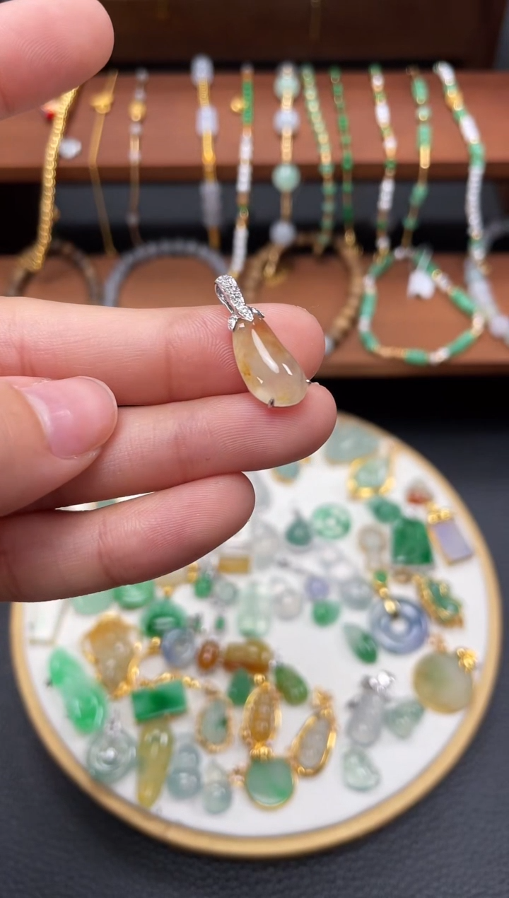 【闪购商品】翡翠吊坠(不含链)18K金镶嵌一个  JK157