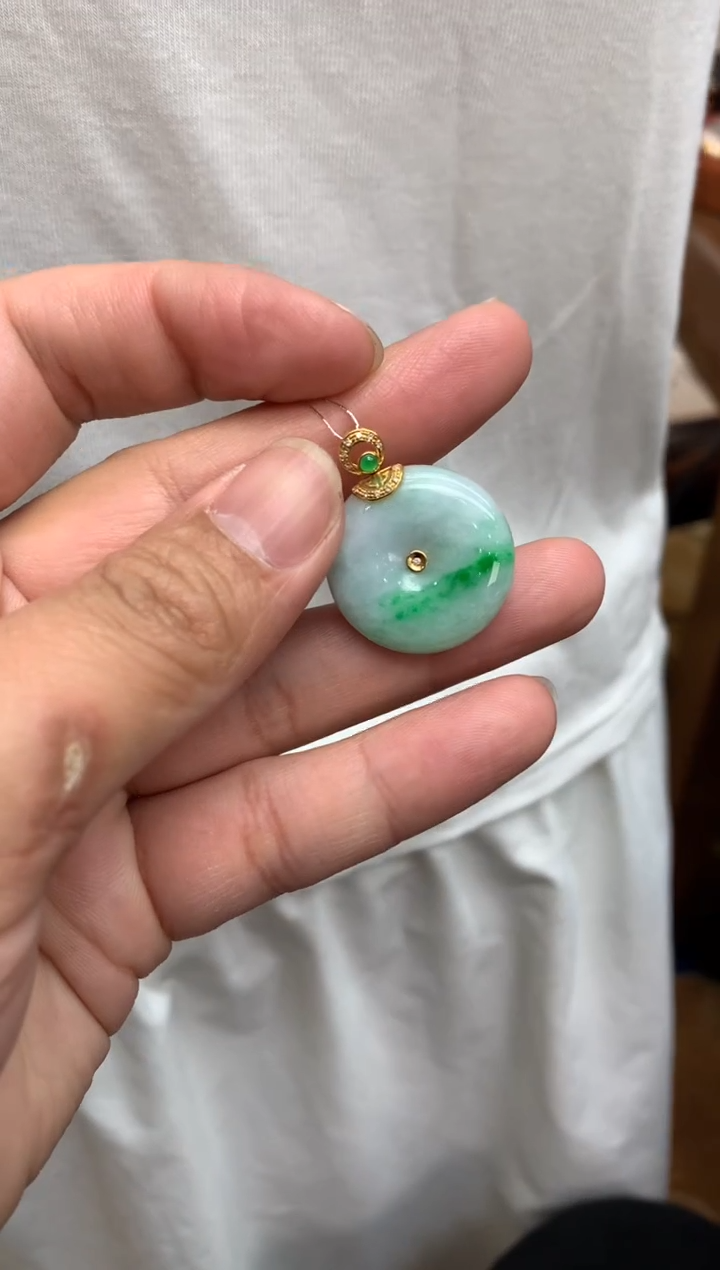 【闪购商品】翡翠颈饰18K金镶嵌平安扣