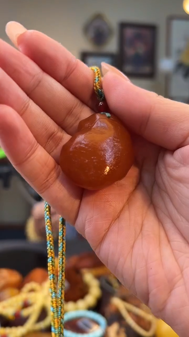 琥珀颈饰未镶嵌吊坠