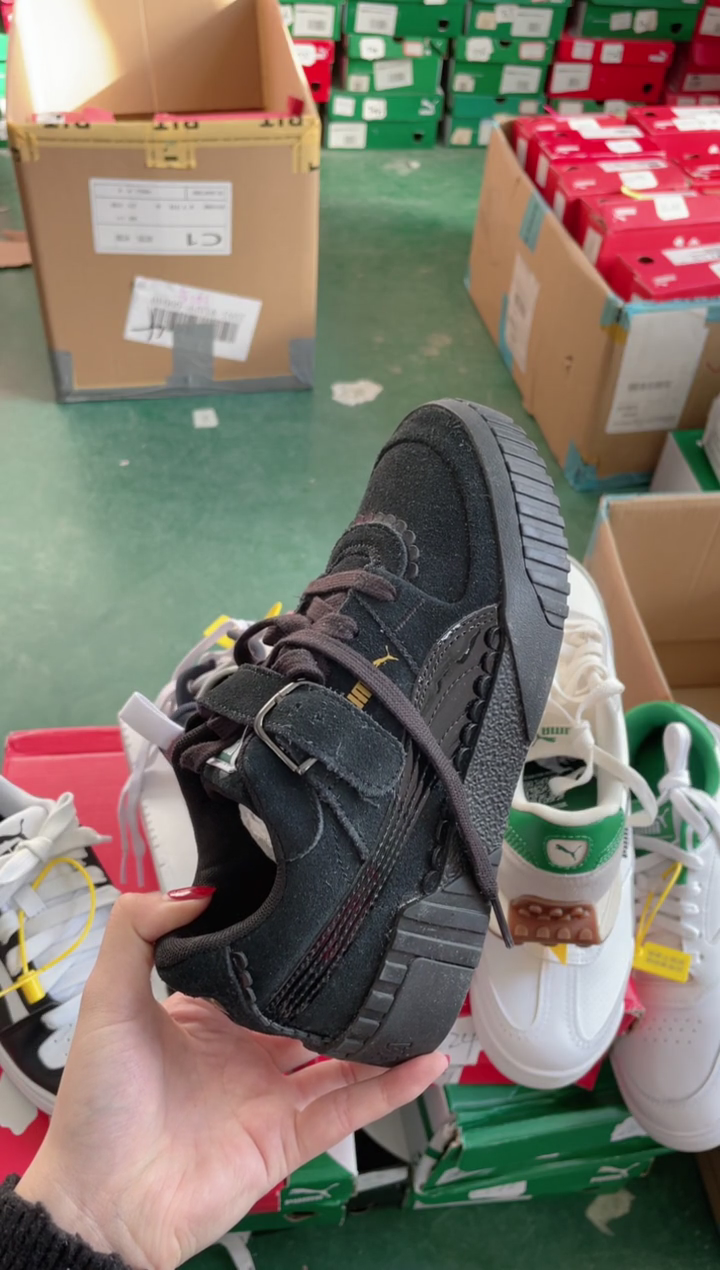 彪马时尚休闲运动鞋35.5M  DD26