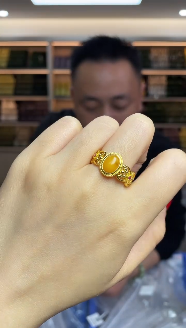 【闪购商品】蜜蜡裸石未镶嵌多样性发一件