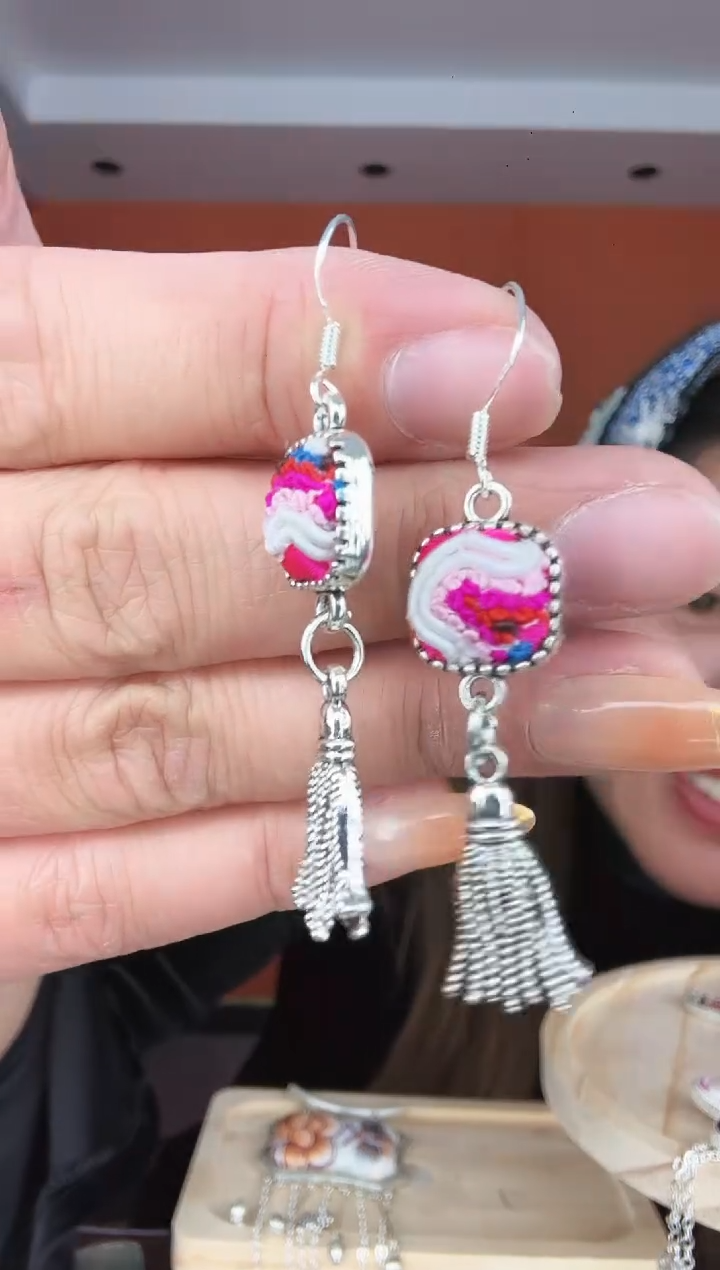 【闪购商品】织绣非遗手工刺绣小方糖耳环