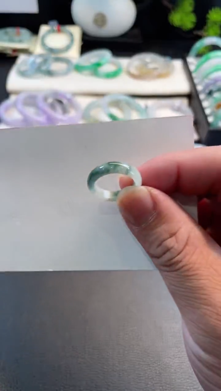 翡翠未镶嵌颈饰75有纹裂