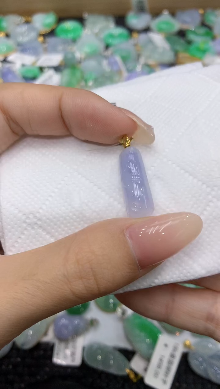 翡翠18K金镶嵌颈饰111111111111