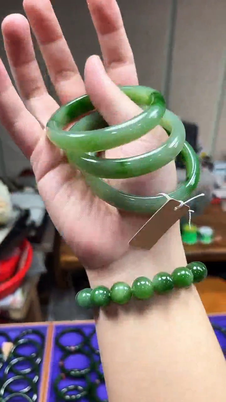 【闪购商品】和田玉手镯未镶嵌俄料手镯多样性其一发货