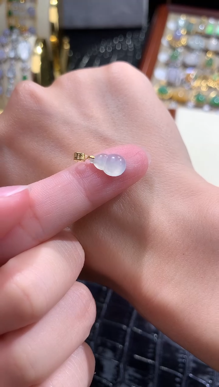 颈饰18K金镶嵌翡翠翡翠