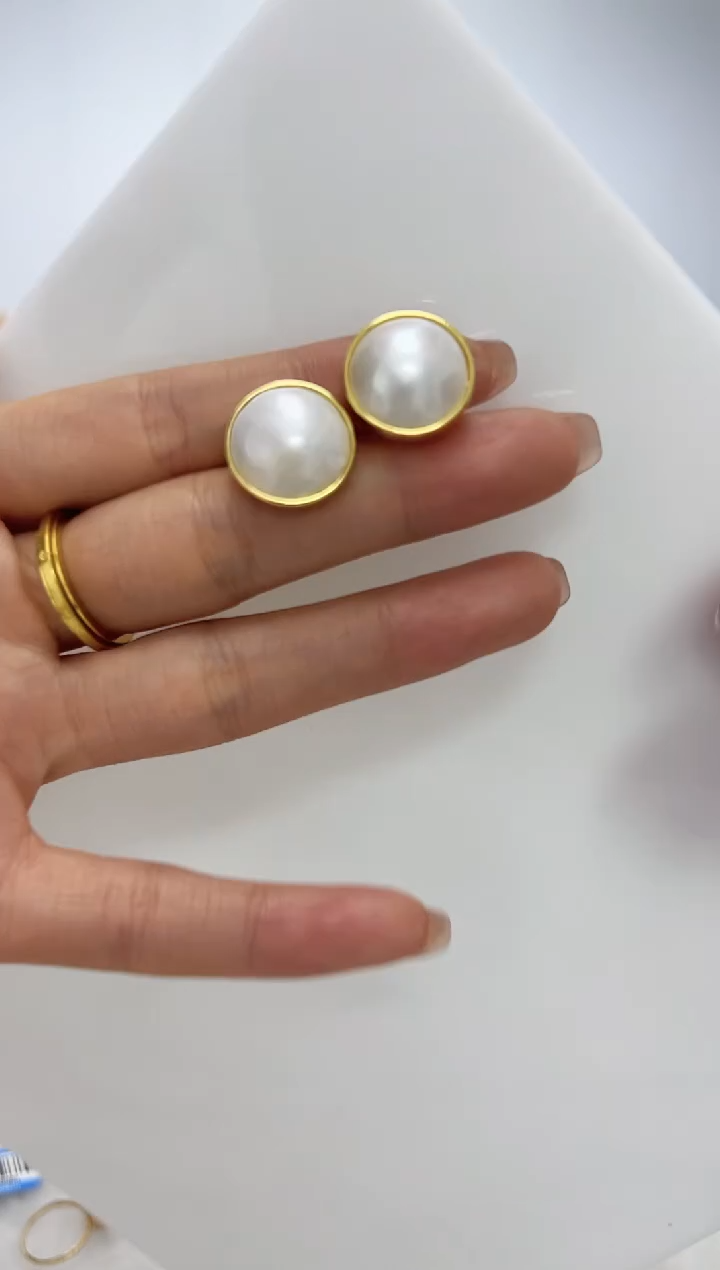 【闪购商品】拼合珍珠（马贝珠）DA银S925镶嵌耳钉 C860