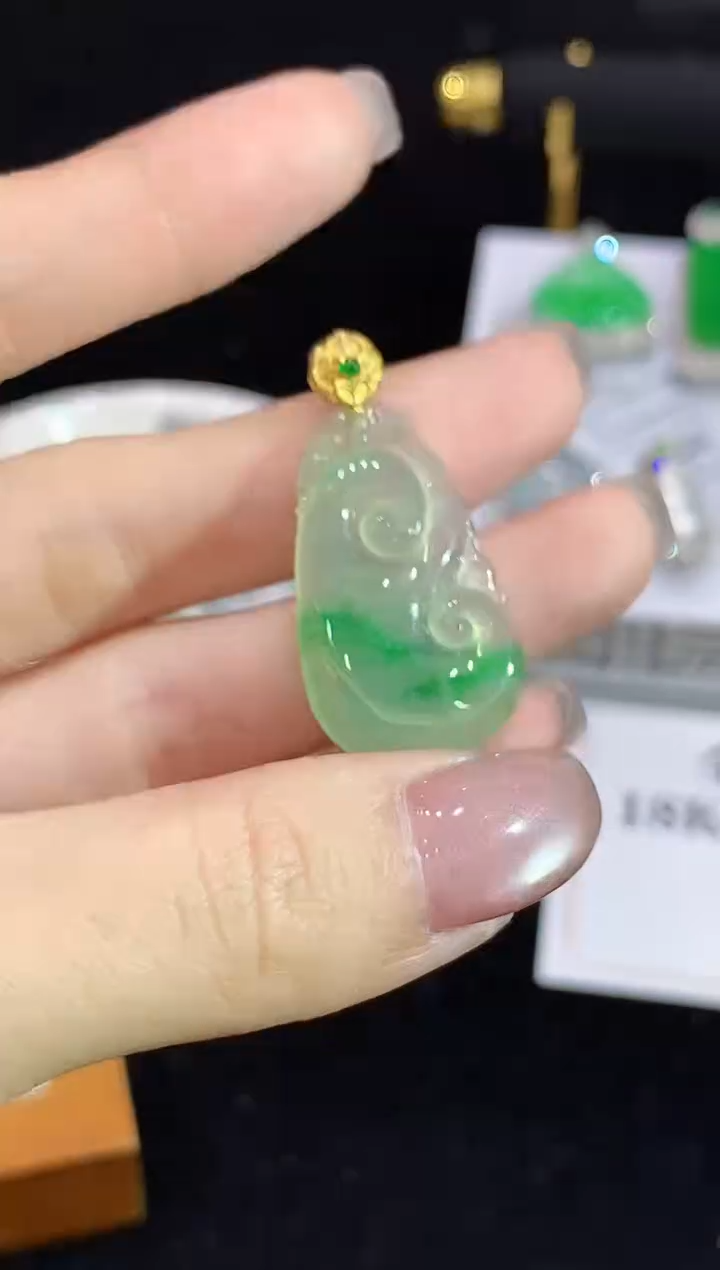 翡翠18K金镶嵌吊坠(不含链)美*王L1671多样性发其一