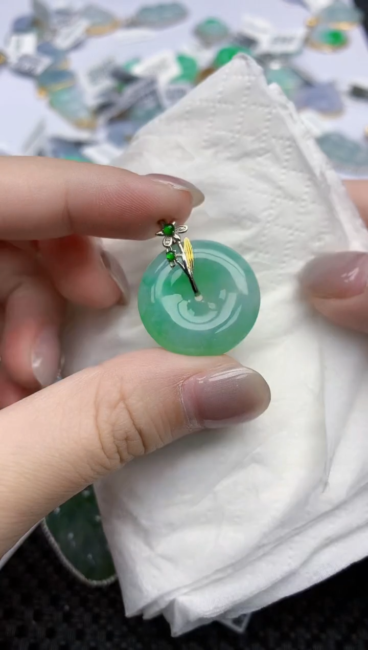 【闪购商品】翡翠颈饰18K金镶嵌天然翡翠A货