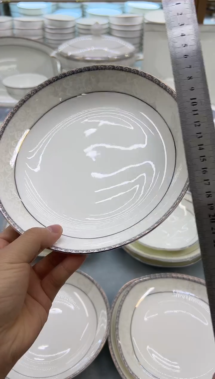 骨瓷玲珑8饭2个   