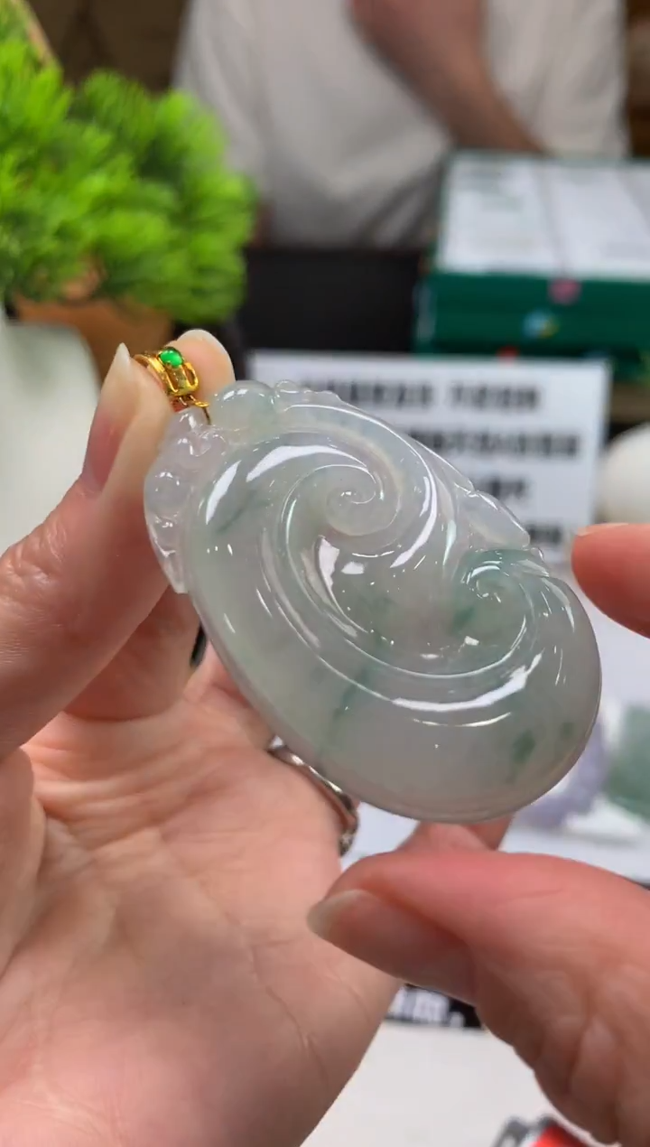 颈饰18K金镶嵌翡翠C**y---123753