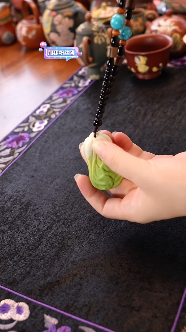 宜兴紫砂白柴把件