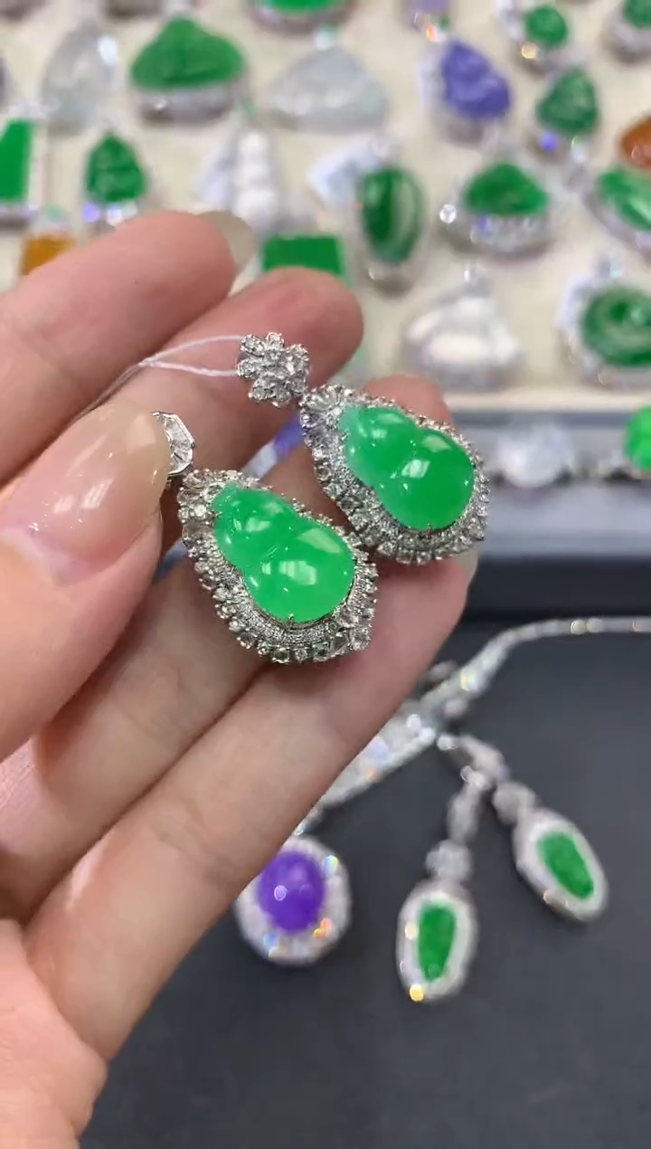 【闪购商品】翡翠吊坠(不含链)18K金镶嵌w100多样性一件发货