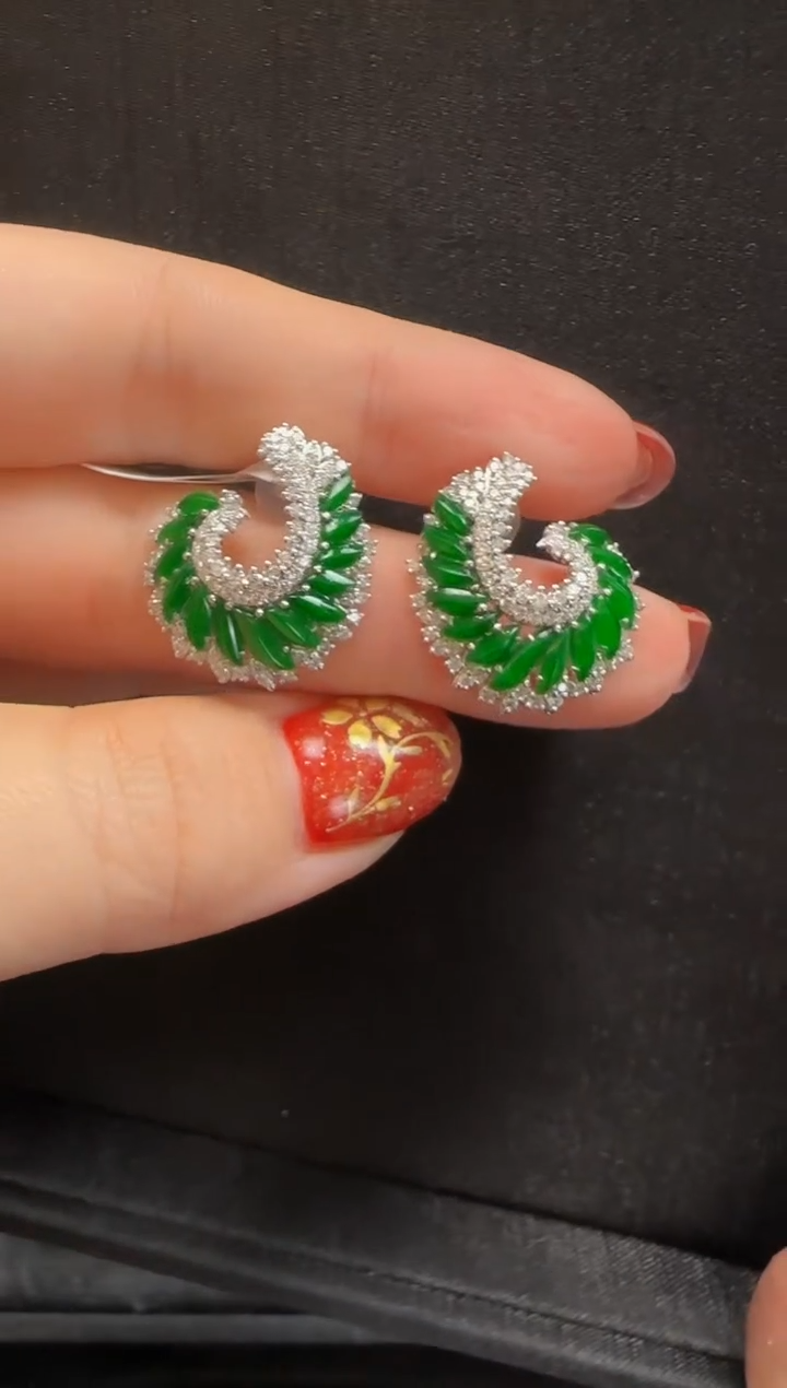 【闪购商品】翡翠耳环18K金镶嵌142随形一对