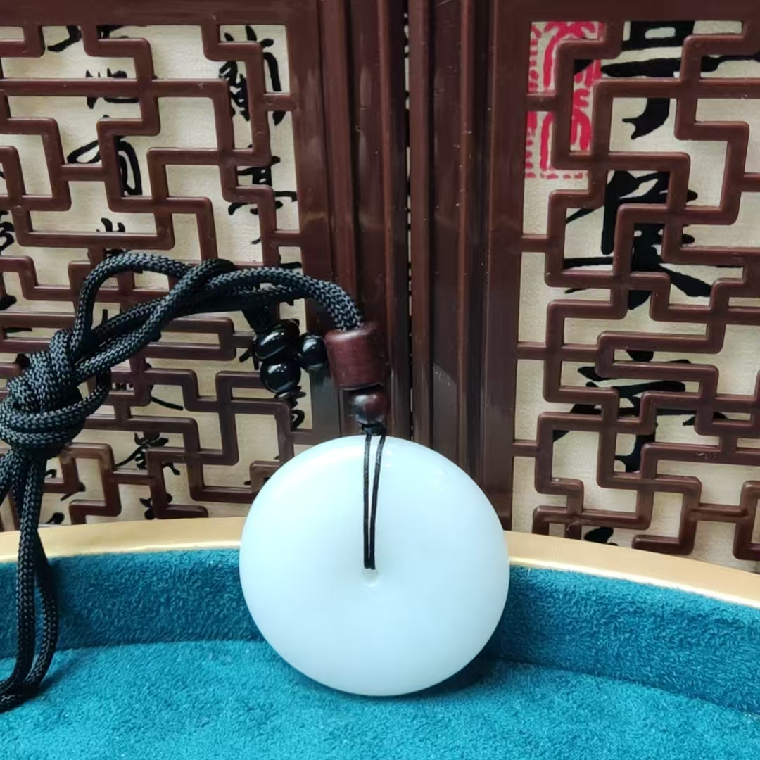 和田玉----平安扣吊坠