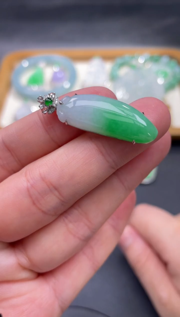 【闪购商品】翡翠颈饰18K金镶嵌36............