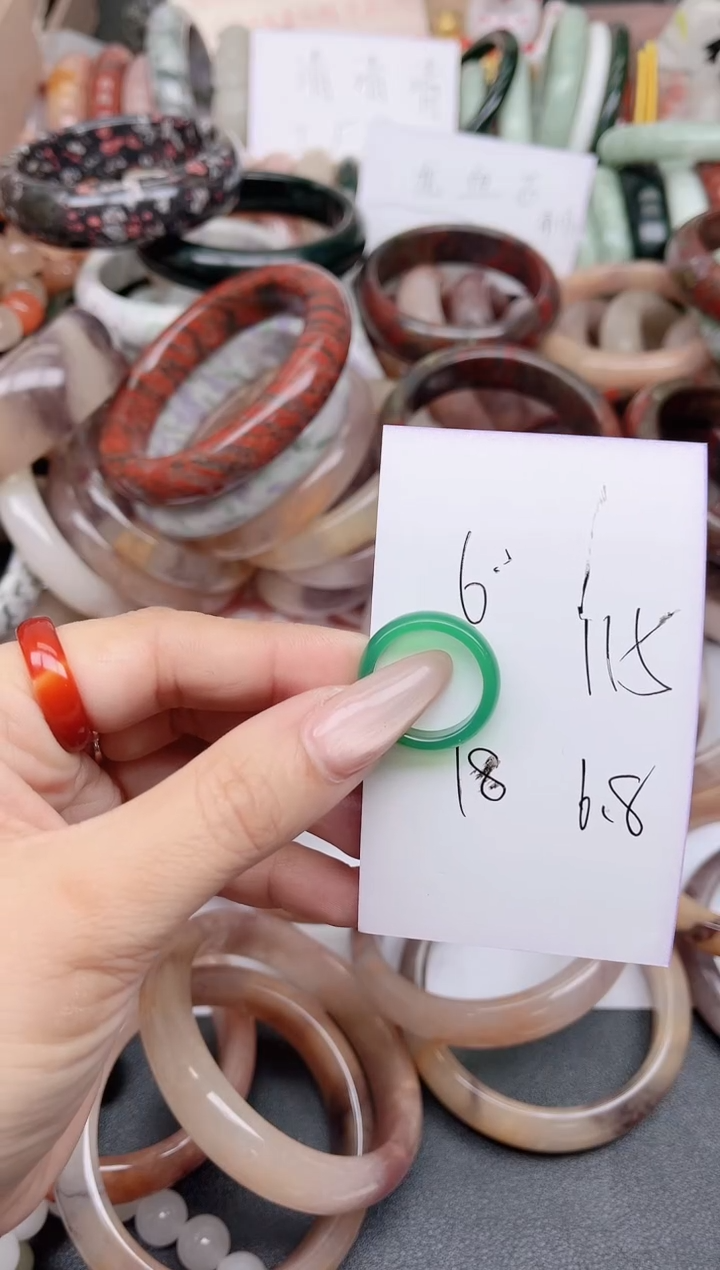 未镶嵌手镯石英质玉115