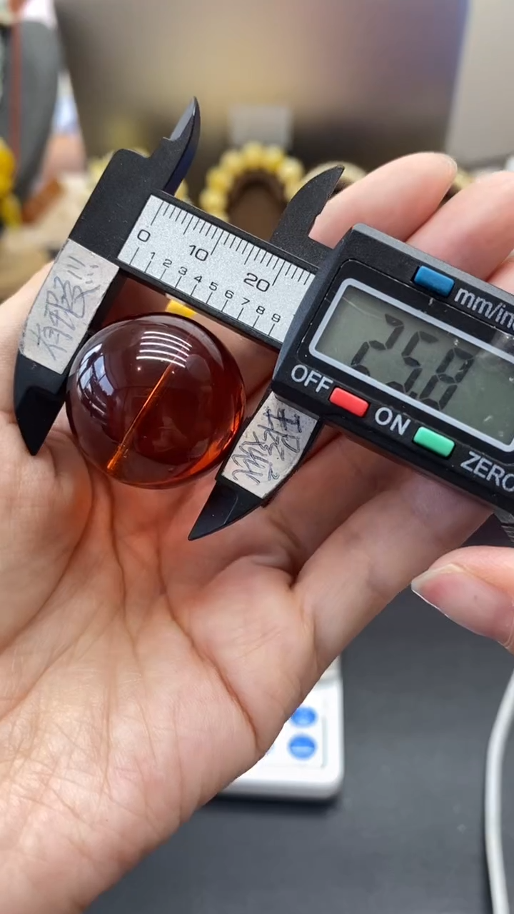 琥珀未镶嵌珠宝奇石2547