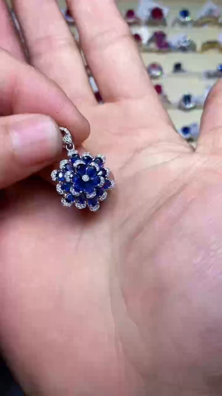 【闪购商品】蓝宝石吊坠(赠链)银S925镶嵌..........