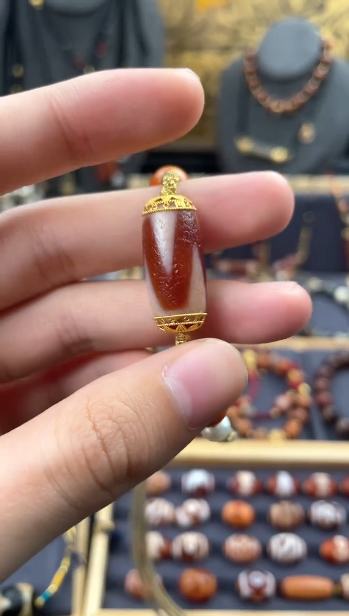 【闪购商品】玛瑙/玉髓颈饰18K金镶嵌美泓红肉虎牙锁骨链