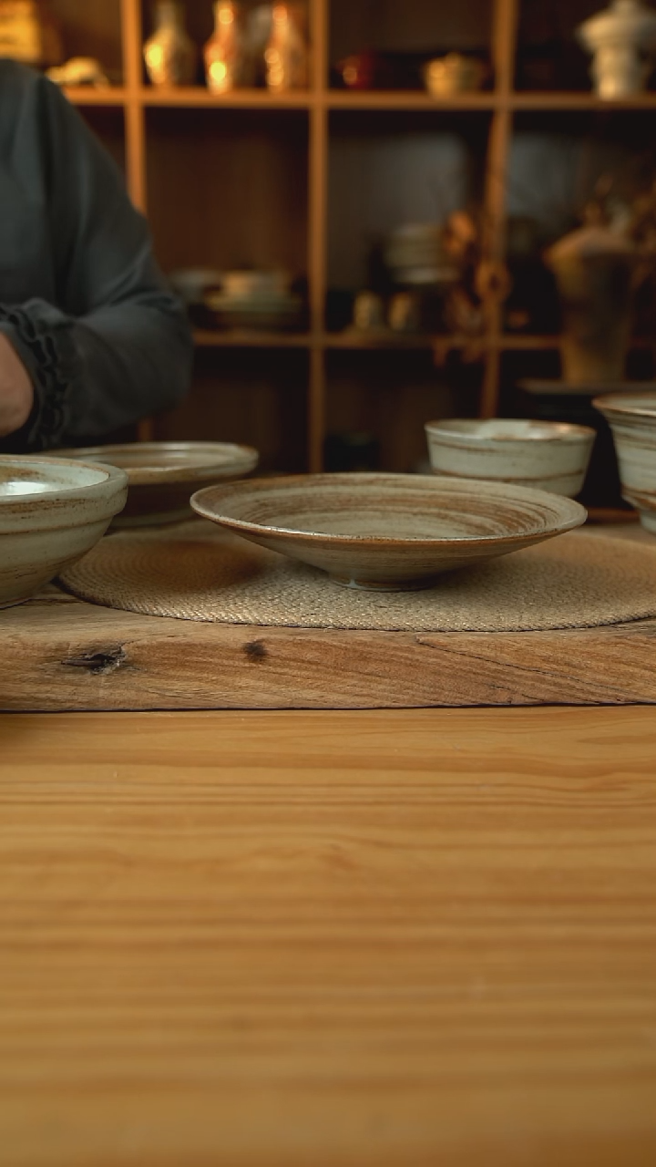 岁月风情系列的9英寸超大飞碟盘1个