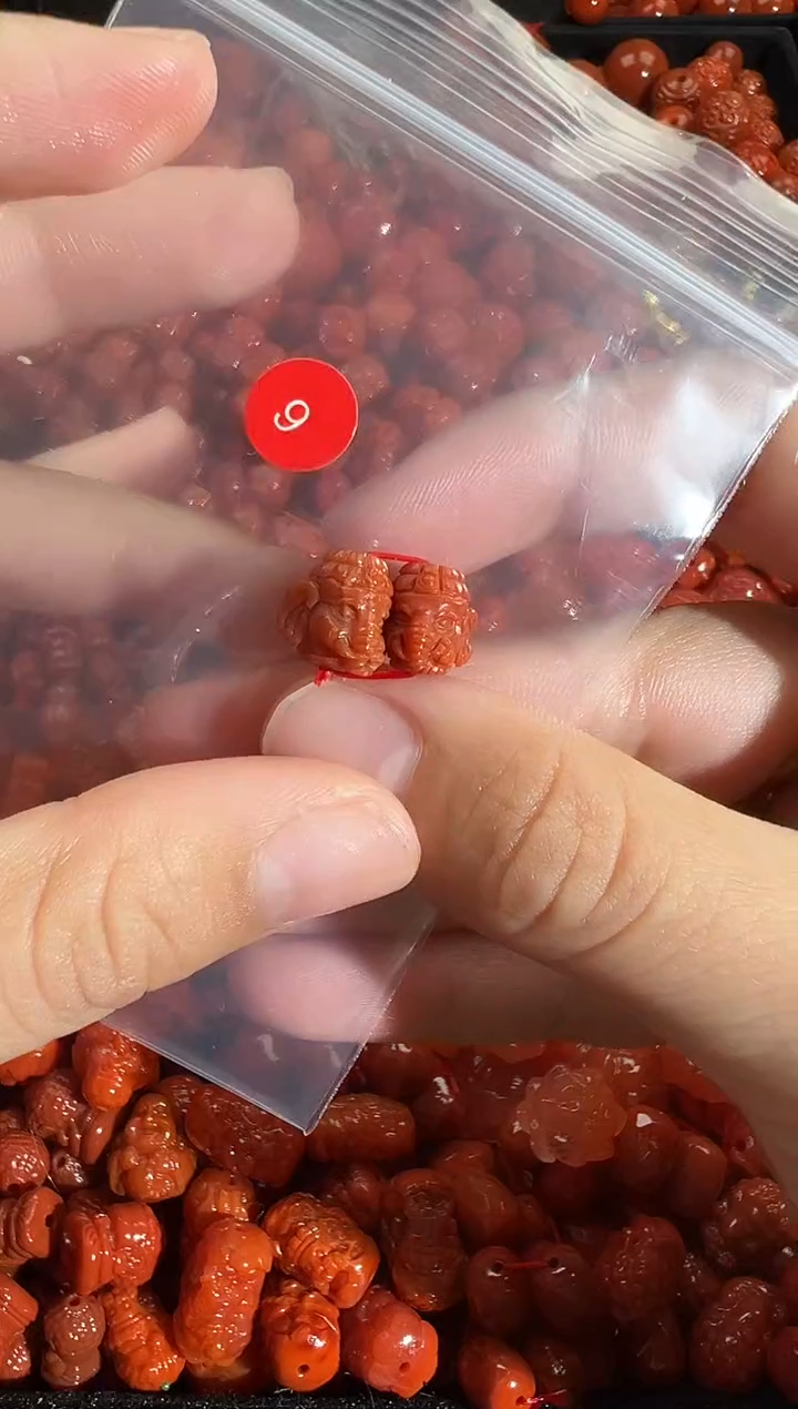 颈饰未镶嵌南红玛瑙1