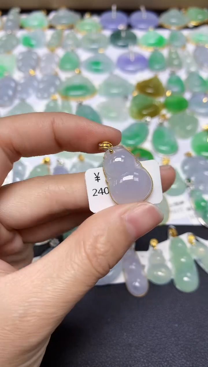 翡翠18K金镶嵌颈饰 天然翡翠A货