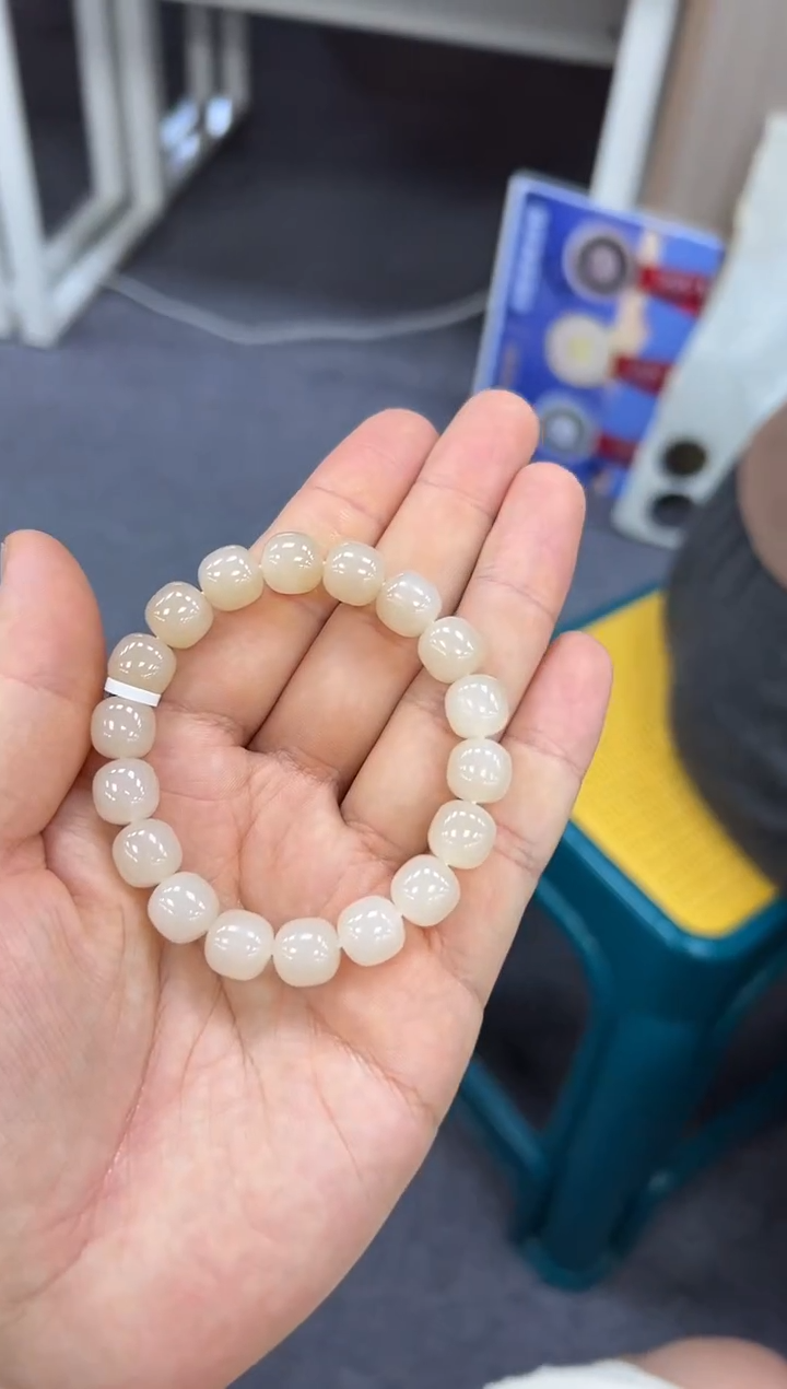 颈饰未镶嵌和田玉手串10mm