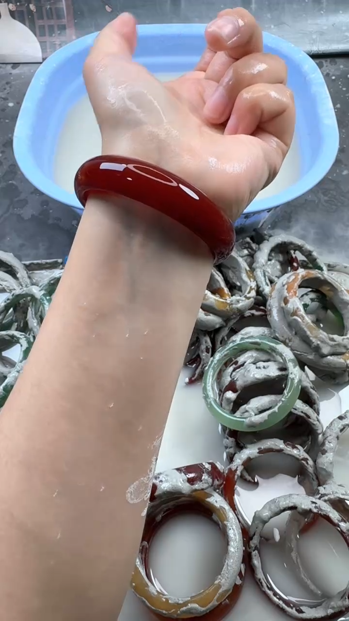 石英质玉手镯未镶嵌83