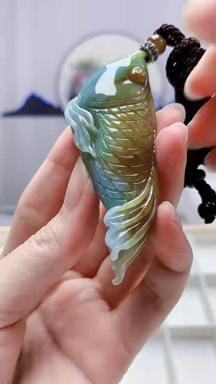 未镶嵌定制翡翠5028zm-毛货挂件182年年有鱼