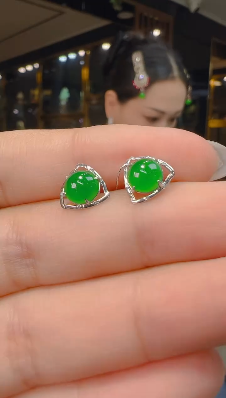 18K金镶嵌翡翠耳饰031 