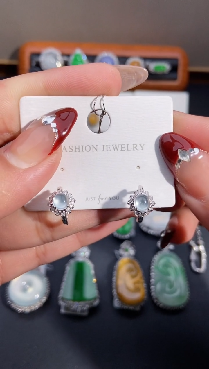 【闪购商品】翡翠耳饰18K金镶嵌耳饰