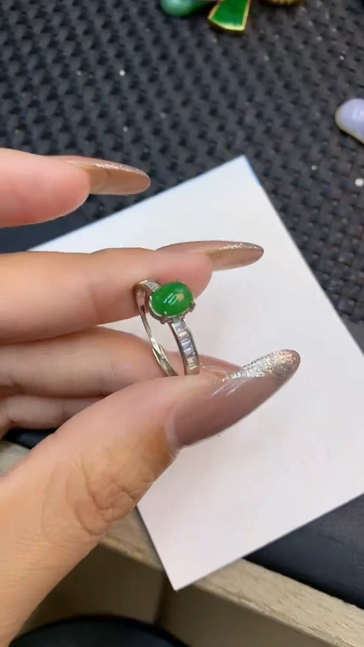 颈饰未镶嵌翡翠1