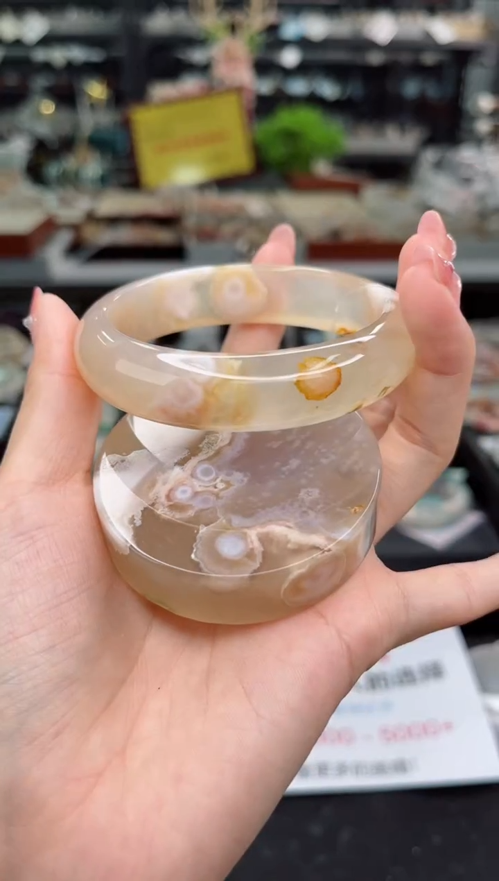 【闪购商品】石英质玉手镯未镶嵌59圈口（赠品镯心）3321813