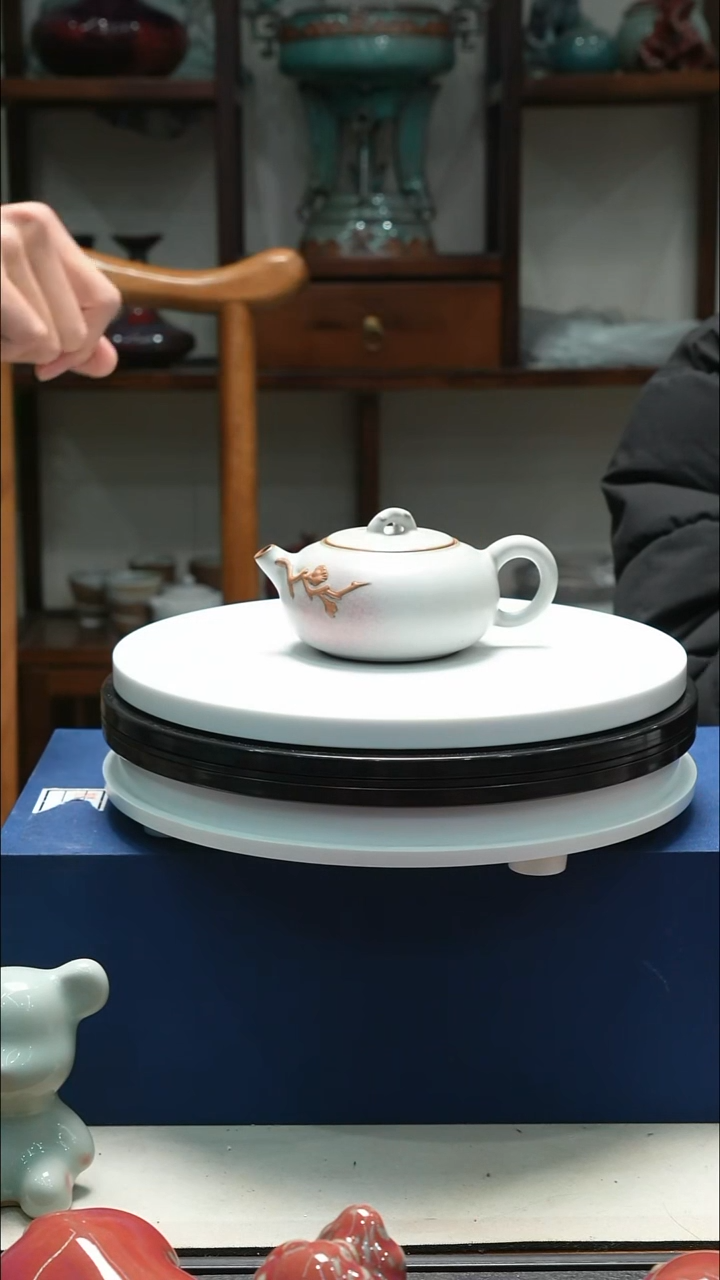 钧瓷         寒梅壶