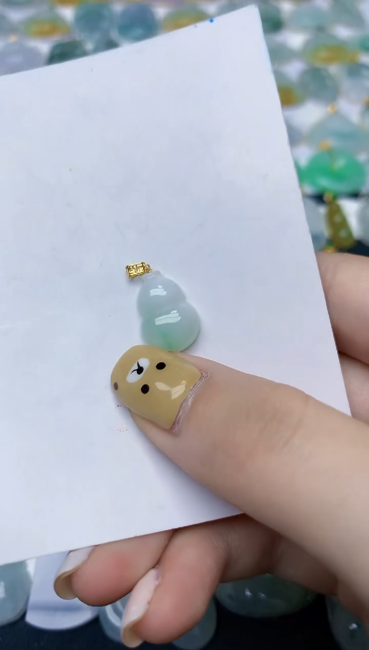 翡翠18K金镶嵌颈饰天然翡翠A货