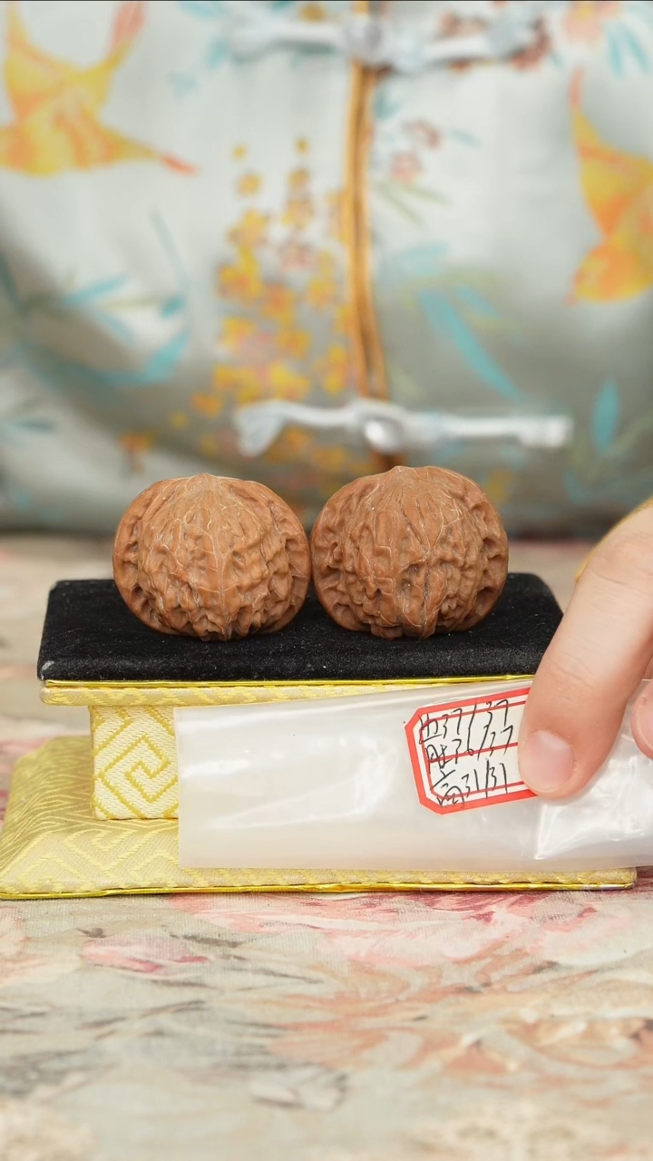 【闪购商品】文玩核桃把件磨盘