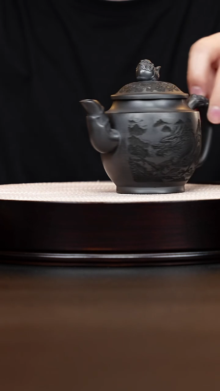 茶壶紫砂宜兴紫砂 隐龙宫灯 汪东升 石黄 300cc