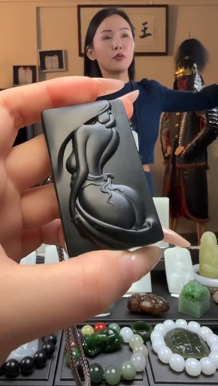 【闪购商品】和田玉青玉美人牌未镶嵌吊坠