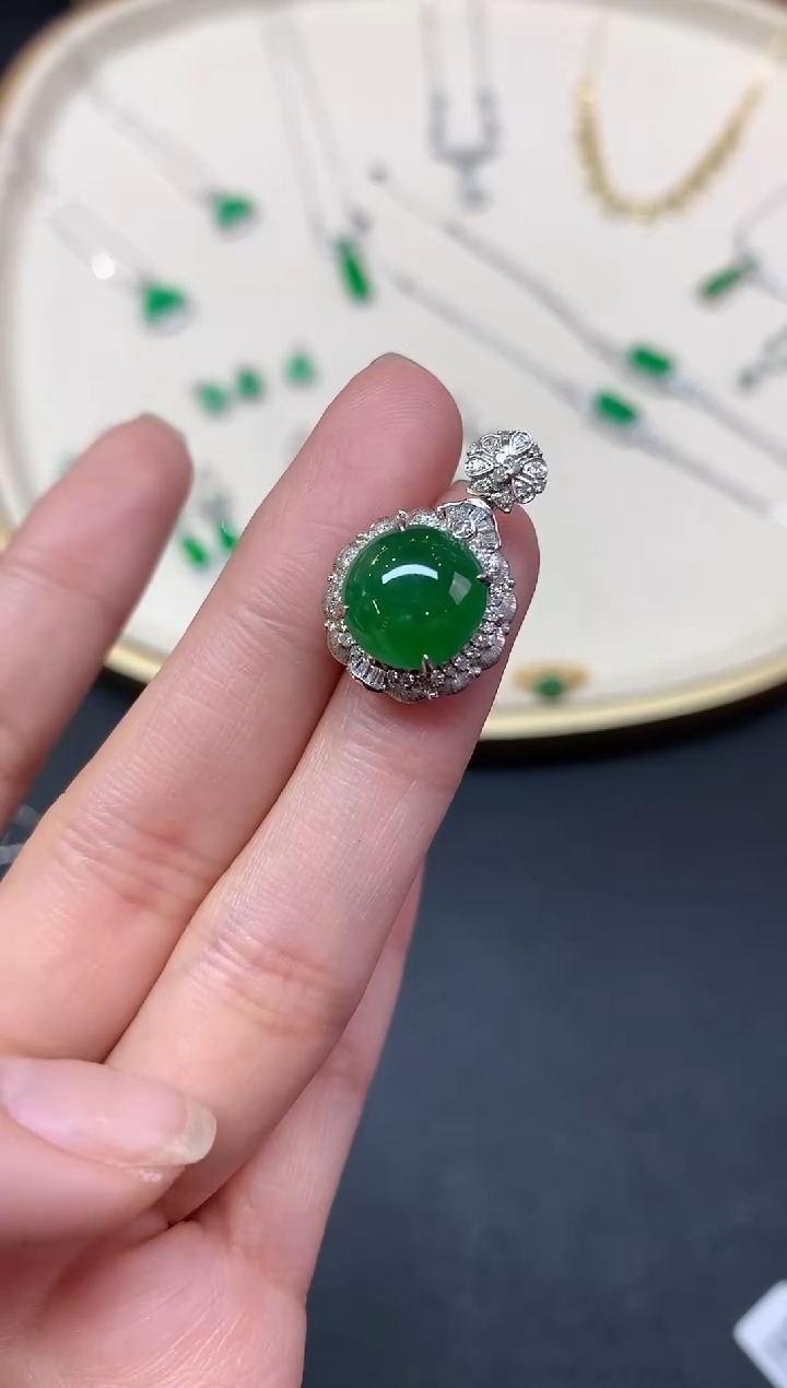 【闪购商品】翡翠吊坠(不含链)18K金镶嵌A103|8800