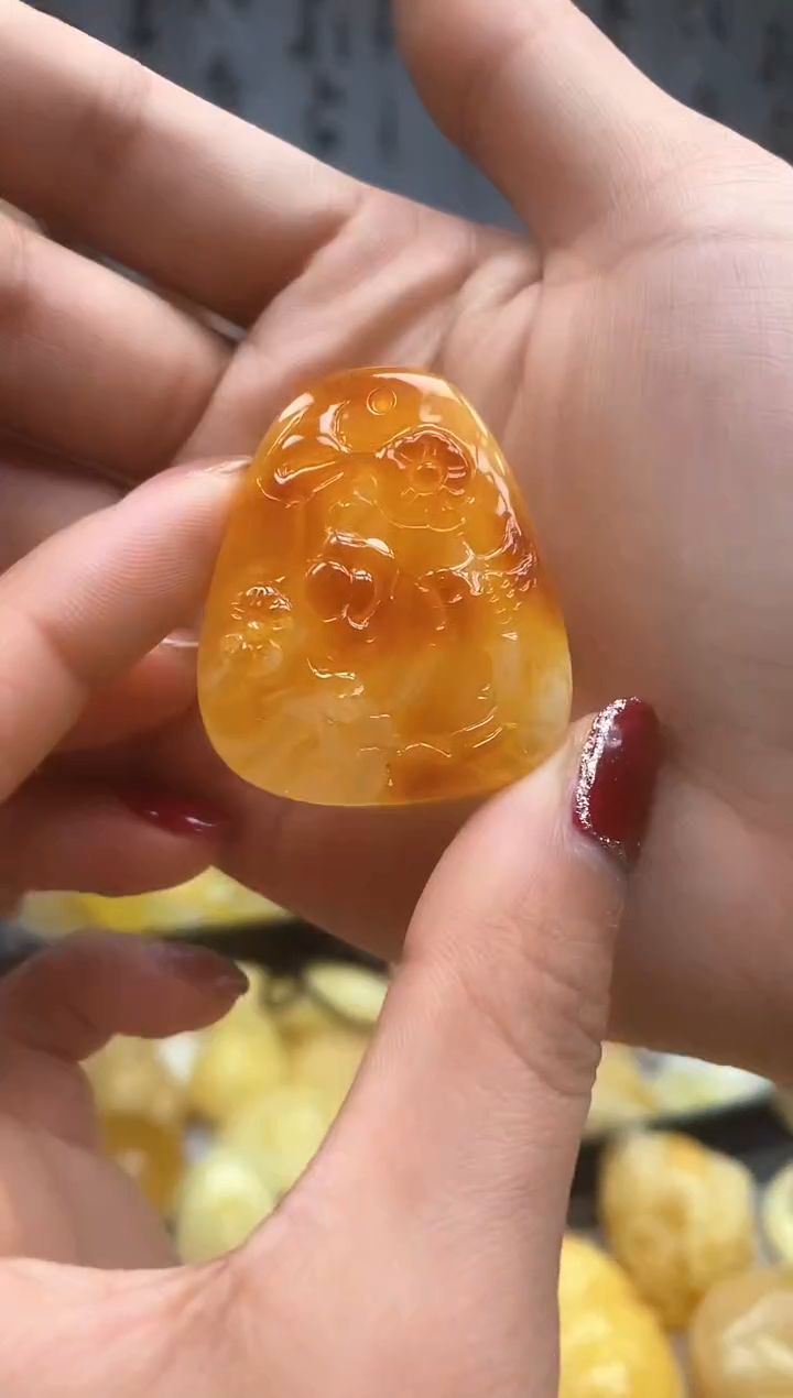 【闪购商品】琥珀裸石未镶嵌挂坠