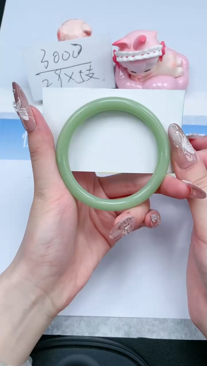 【闪购商品】石英质玉手镯未镶嵌30-59