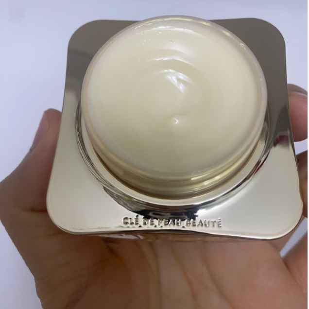 金色瓶子好用的乳霜