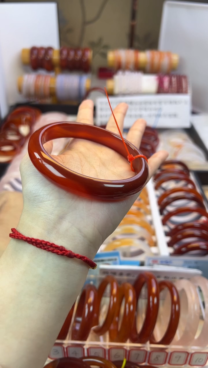 【闪购商品】玛瑙/玉髓手镯未镶嵌【默认微瑕】68圈口（两个起拍）